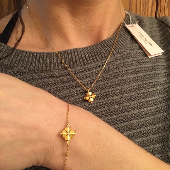 Kate Spade Logo Mini Flower Pendant & Bracelet NWT - Picture 2 of 6